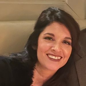 Meet your Posher, Dina